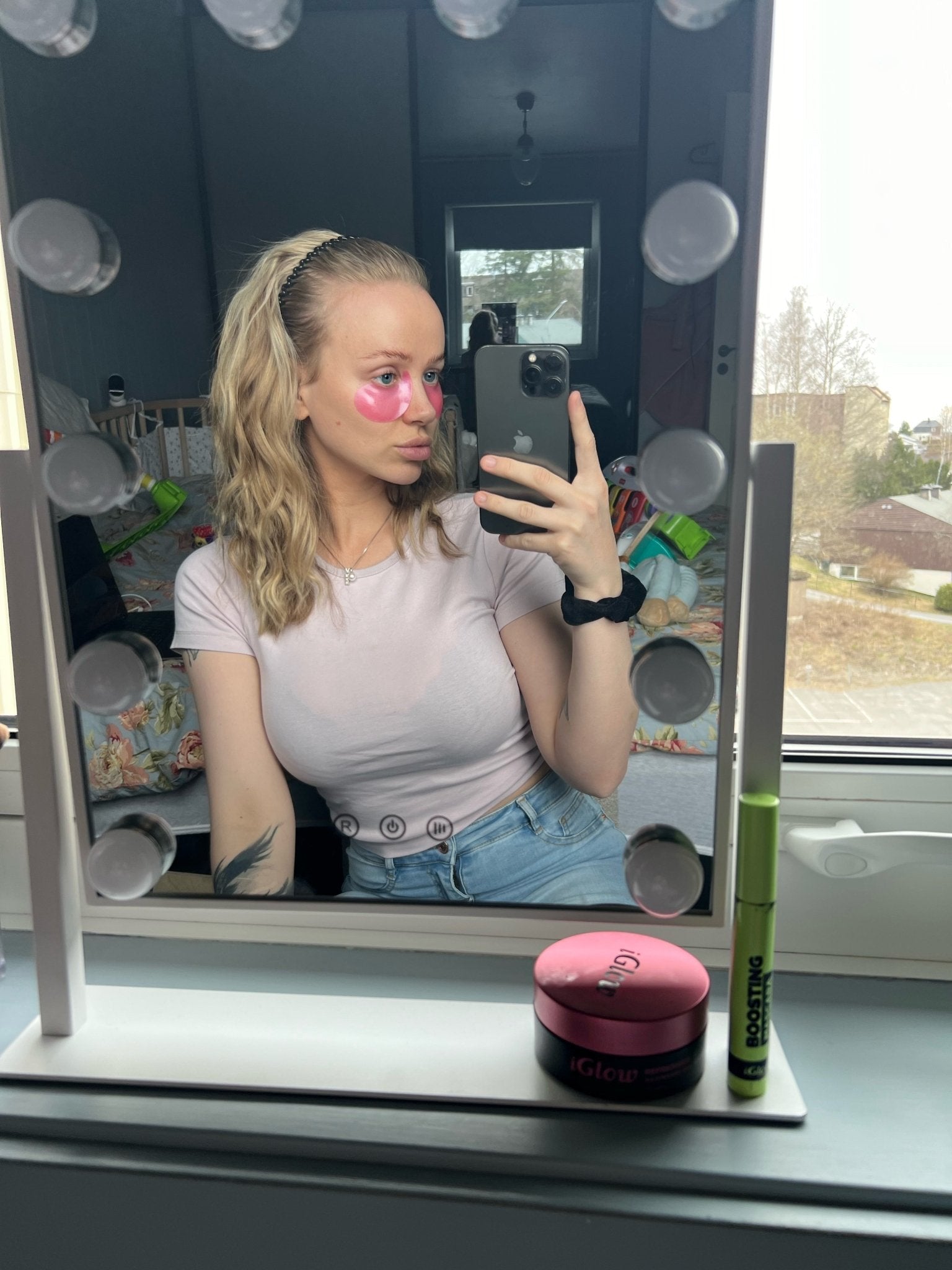 iGlow Makeup Mirror – White - iGlow Cosmetics