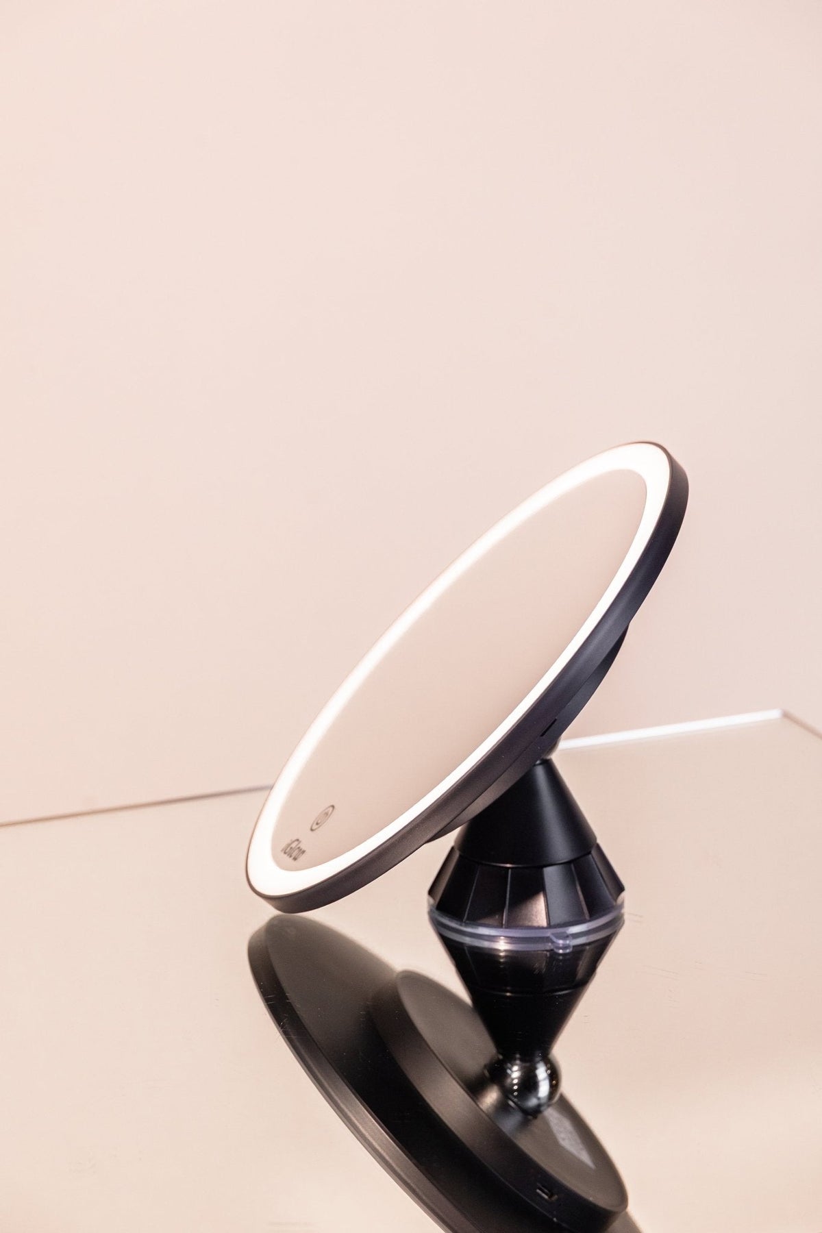 iGlow Halo Flex LED mirror with suction cup