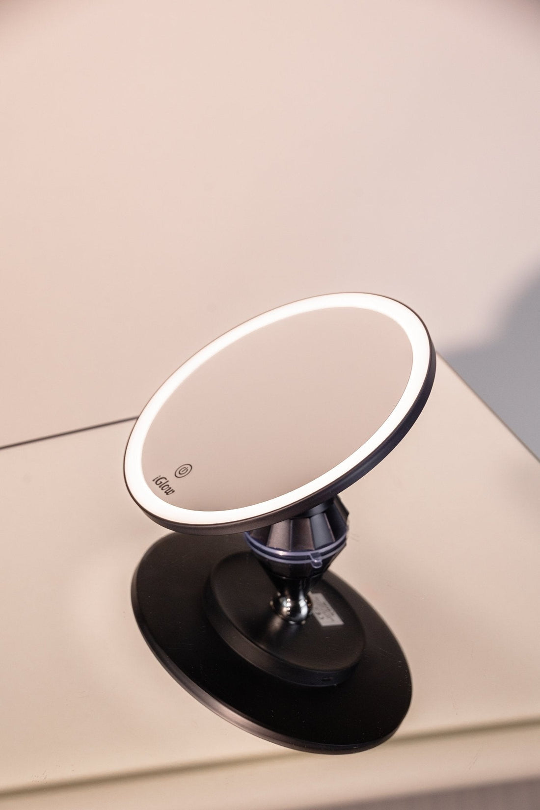 iGlow Halo Flex LED mirror with suction cup
